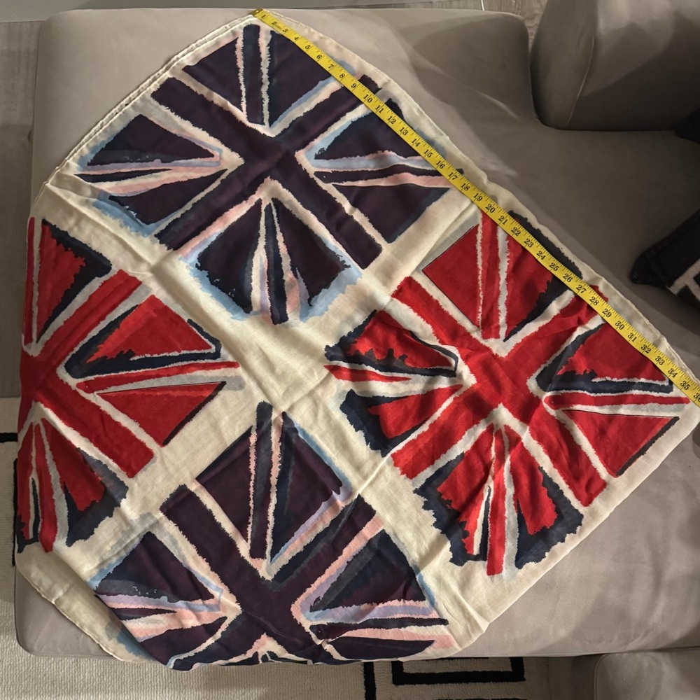 British Flag Patterned Scarf - Picture 3 of 3